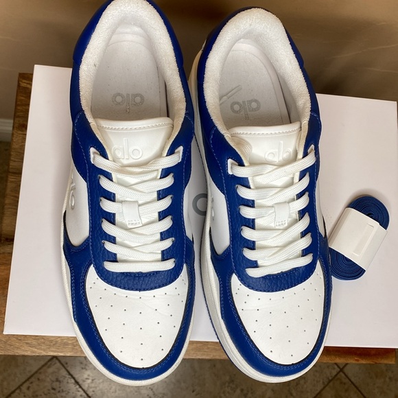 Unisex Alo Sneaker in Limited Edition Color, White w/ Navy - Picture 6 of 11